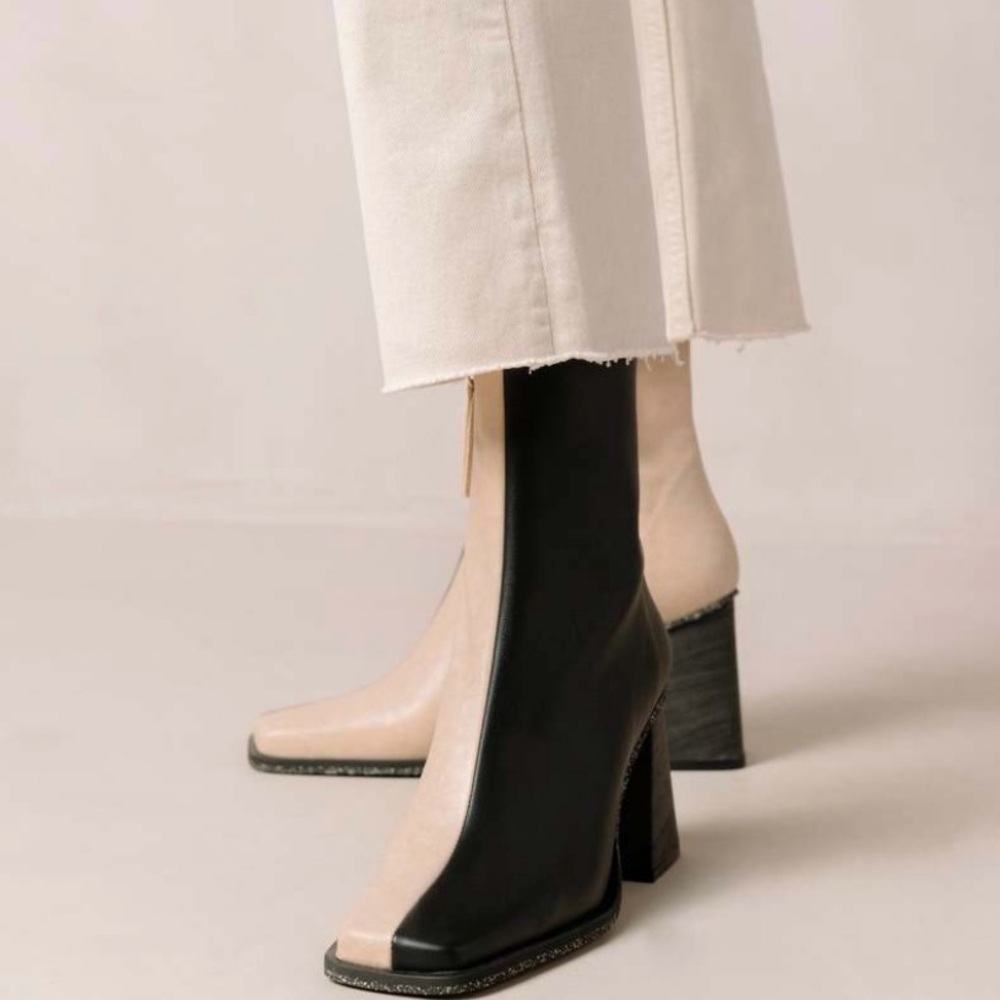 Alohas Bicolor Ankle Boots